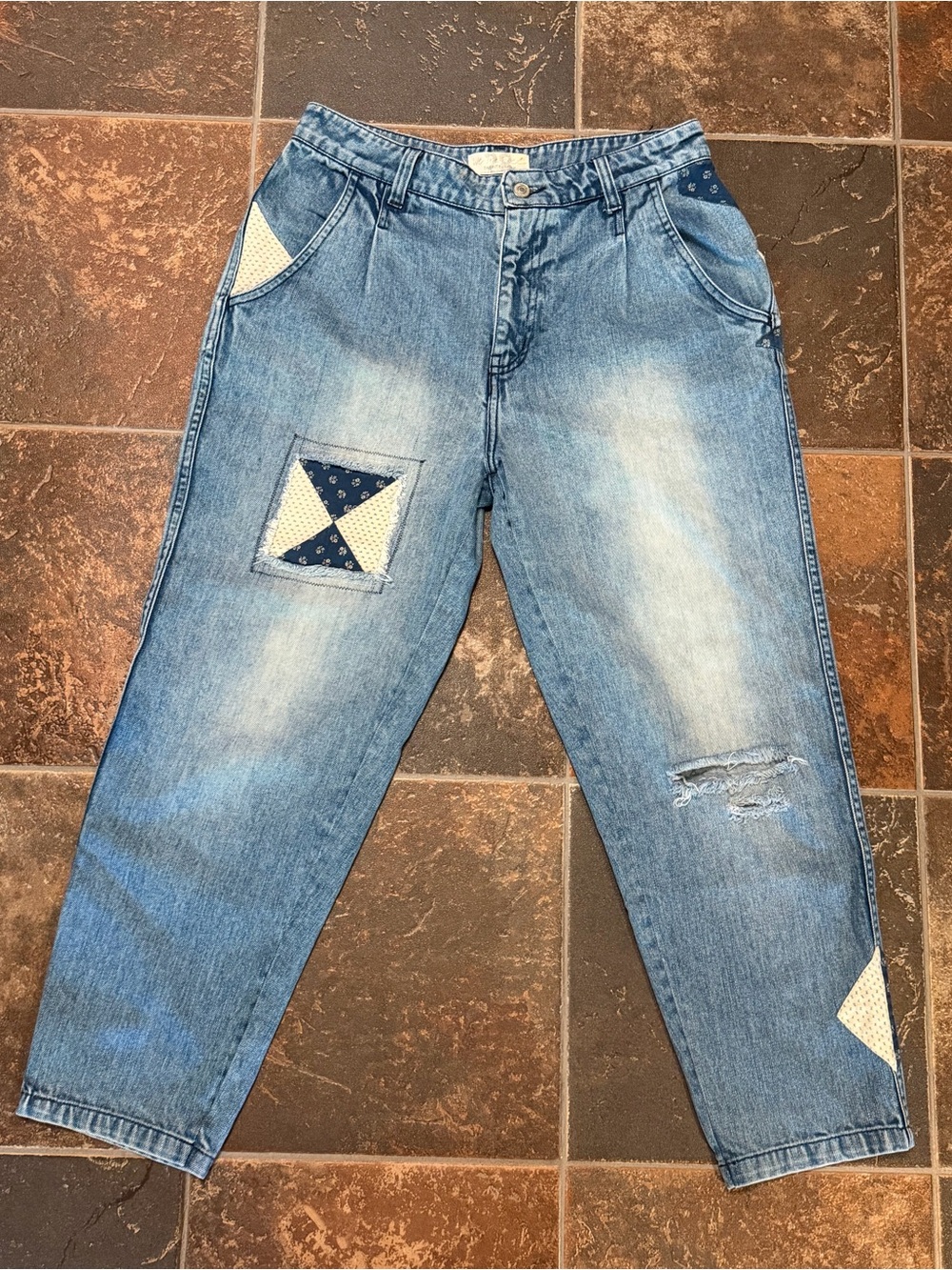Free People “Down To Earth” Embroidered Denim Jeans ‘We The Free’ Size 28
